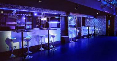 Bar Shaker Dance