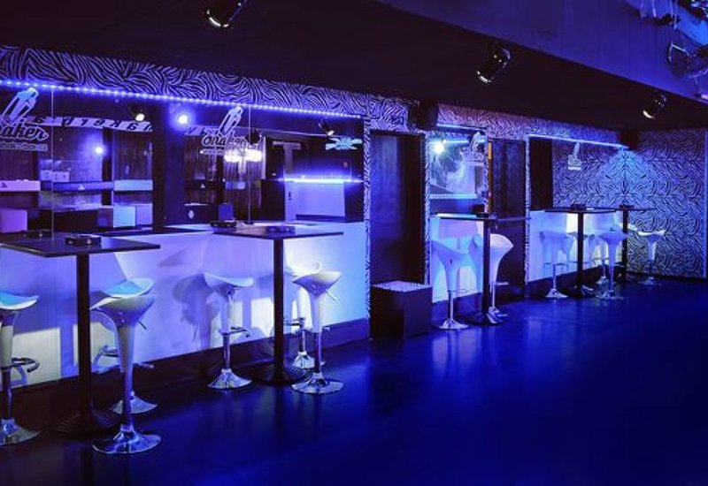 Bar Shaker Dance