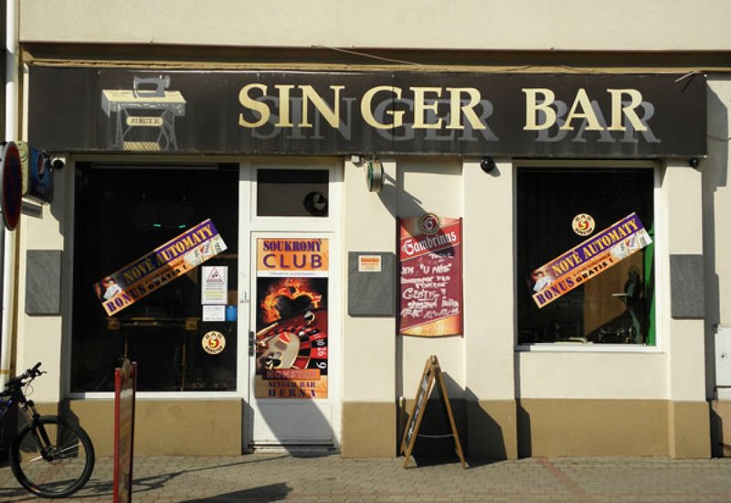 Singer Bar