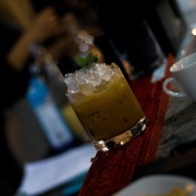 Coma&#039;r Absinthe Café