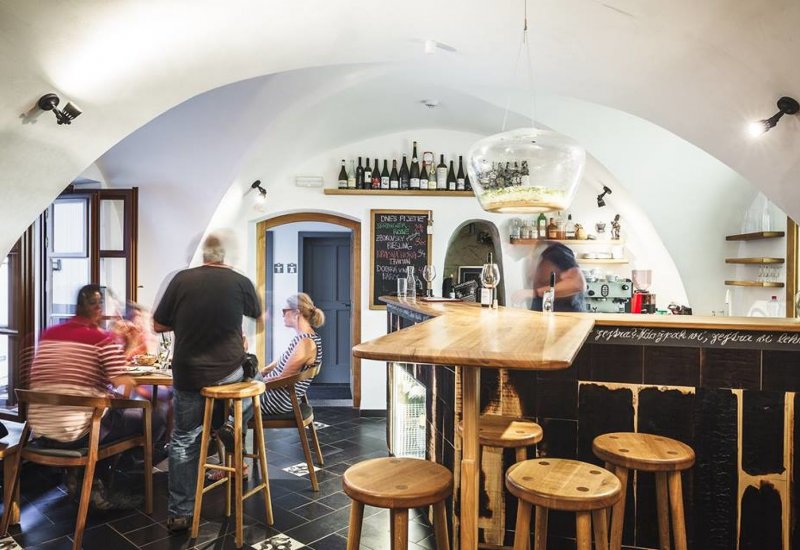 Vinný bar Thir