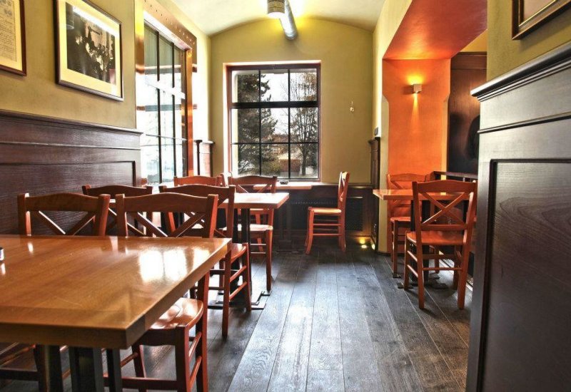 Továrna restaurant Slaný