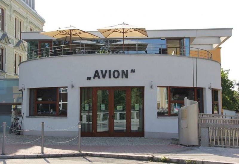 Čítárna a kavárna Avion