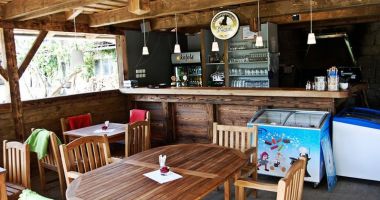 Zahradní restaurace U splavu