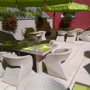 B 2 B Café Restaurant