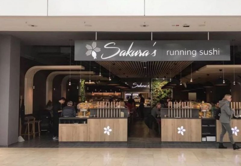Sakura&#039;s running sushi Nusle