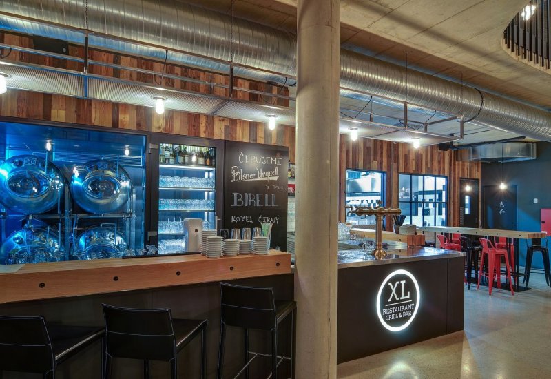 XL Restaurant Grill &amp; Bar