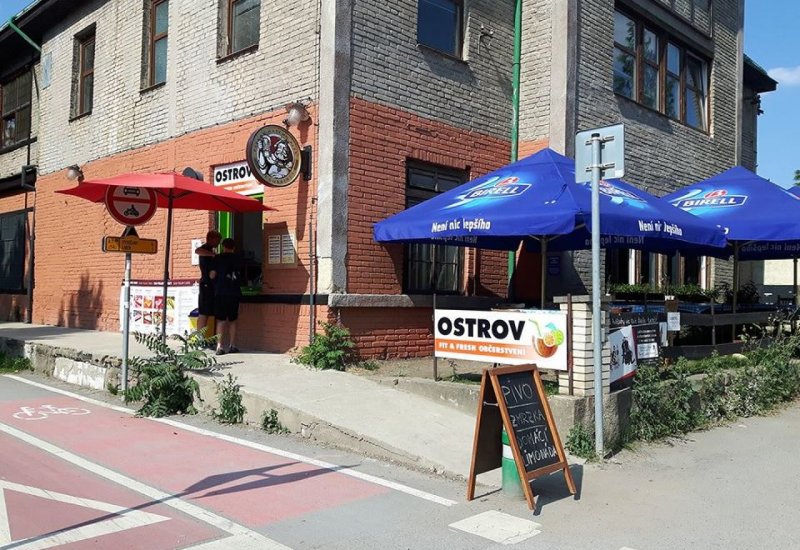 Ostrov Fit &amp; Fresh občerstvení