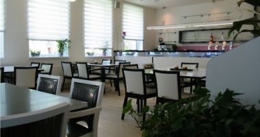 Aura Restaurant