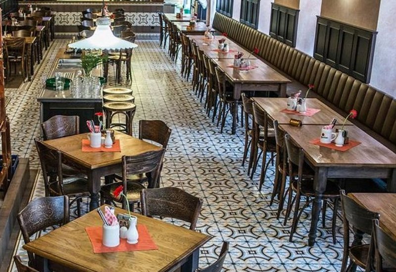 Suzie&#039;s Steak pub