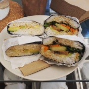 Onigirazu
