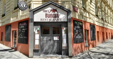 Tom's burger Máneska