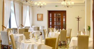Riverside Restaurant