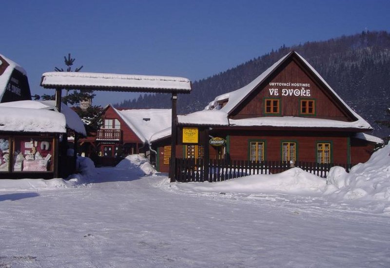 Hostinec Ve Dvoře