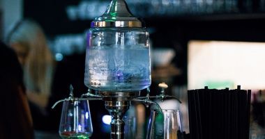 Coma'r Absinthe Café
