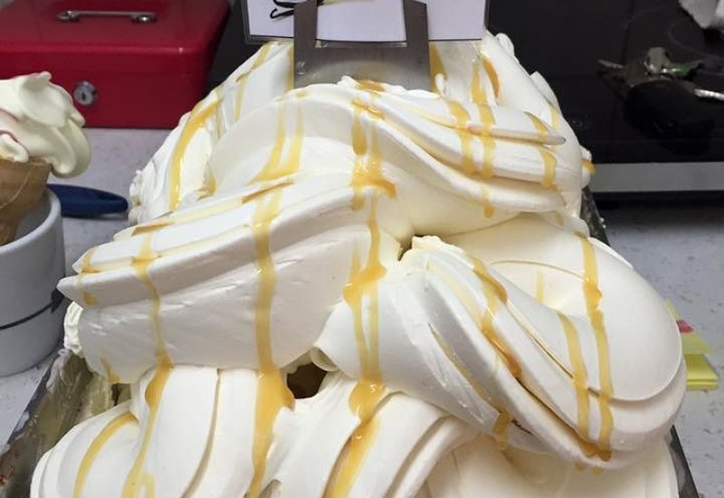 Gelateria &amp; Cukrárna VEIS