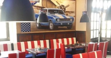 V8 Restaurant Muscle Cars hotelu Zlatý Kříž