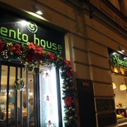 Café &amp; restaurant Bento House