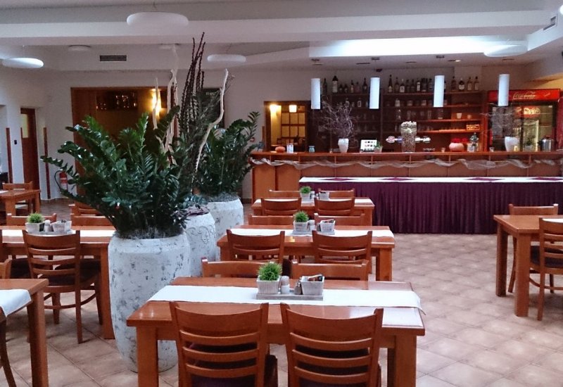 Restaurant Trim