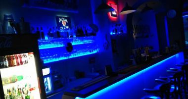 Bar 13