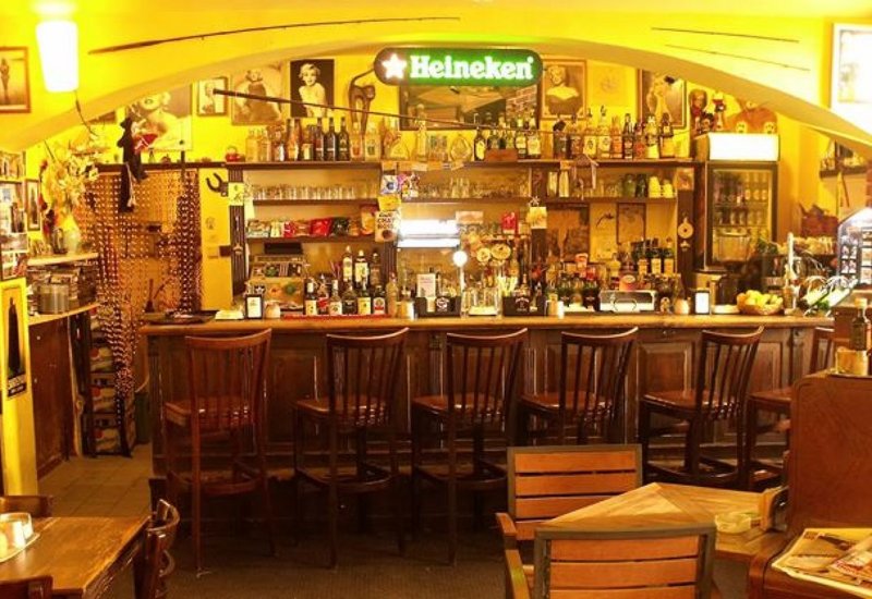 Locál café &amp; bar