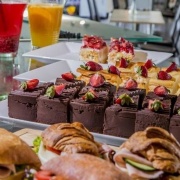 Mercedes Bar &amp; Café