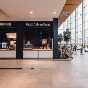 Regal Burger Harfa