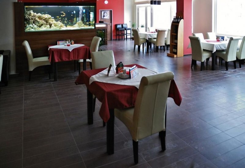 Restaurace a bowling Maják