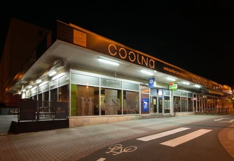 Coolna metropolitan bar-restaurant