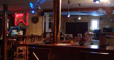 Bar 77