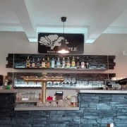 Maple restaurant