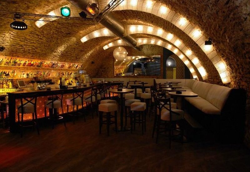 Nebe cocktail &amp; music bar
