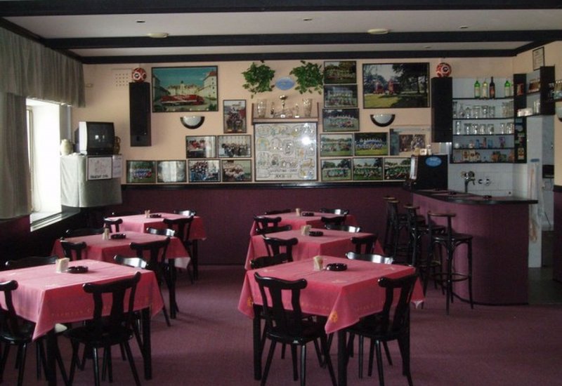 Billiard bar
