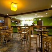 Coolna metropolitan bar-restaurant