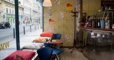 Ypsilon Café