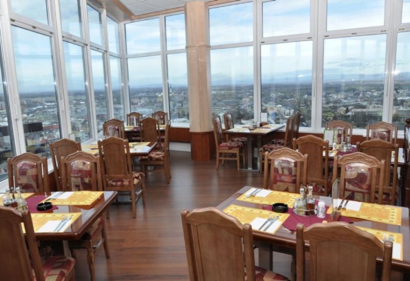 Restaurant 818