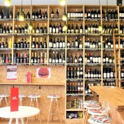 JustWINE bar &amp; shop Dvořákova 1