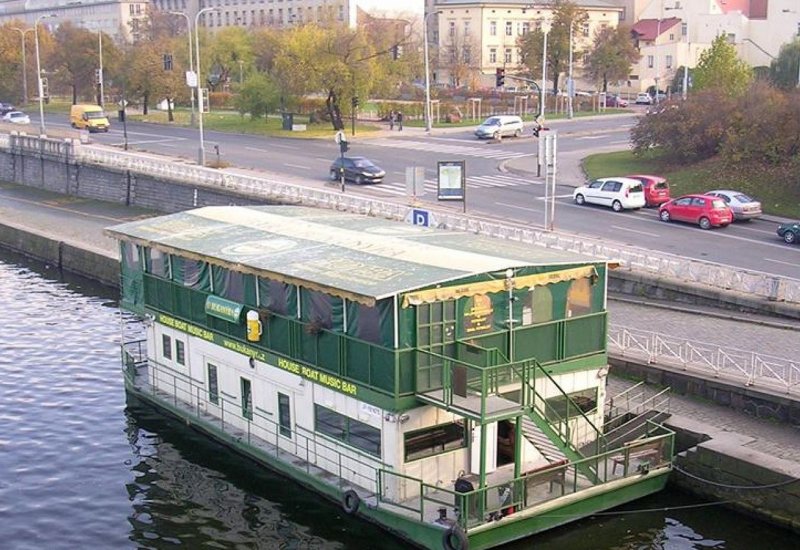 U Bukanýra House Boat Music Bar