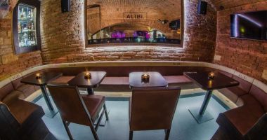 Alibi cocktail & music bar
