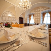 Zámecká restaurace Hrubá Skála