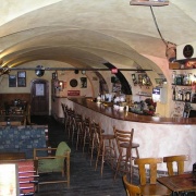Singer pub