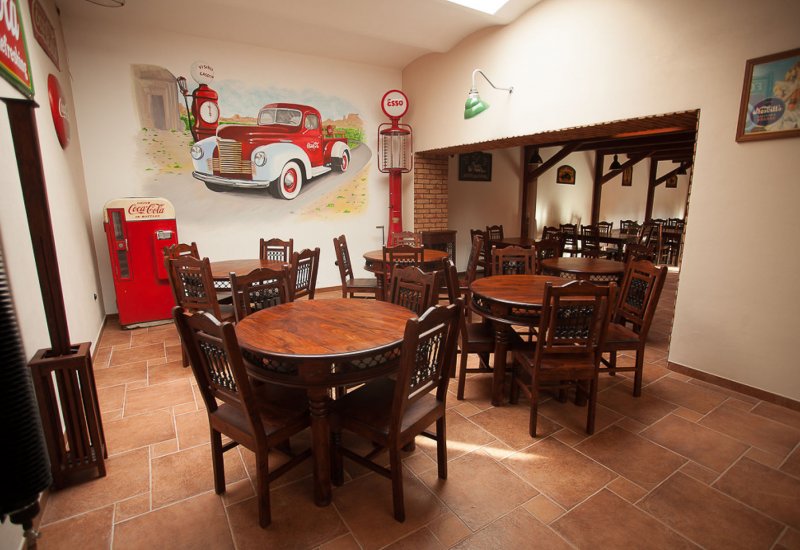 Harley Pub