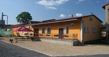 Bar a bowling club