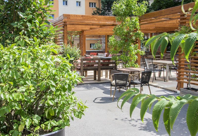 NOLA Restaurant &amp; Café