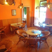 Restaurace a cukrárna U Věže