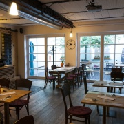 Hugo Bagel Café