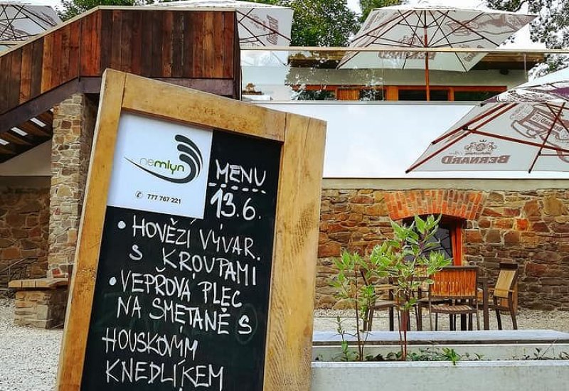 Restaurace nemlyn Kravaře