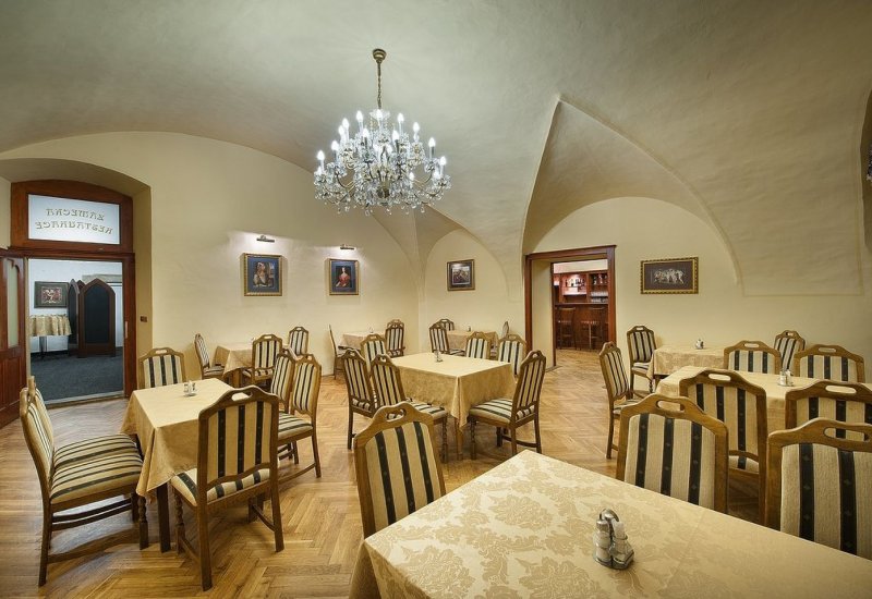Zámecká restaurace Hrubá Skála