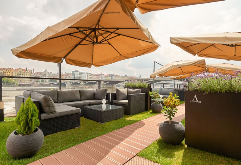 MANU Risto &amp; Lounge
