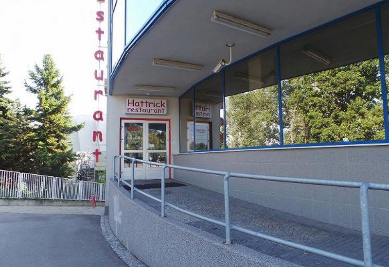 Hattrick restaurant &amp; bar